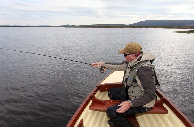 Bei ruhigem Wetter kann man am Carrowmore Lake hervorragend Angeln.