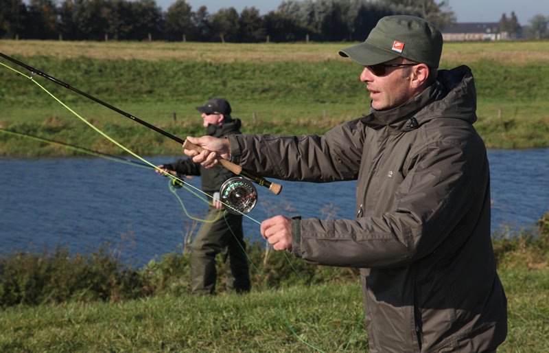 Auf dem Trockenen wird erst fleißig geübt.