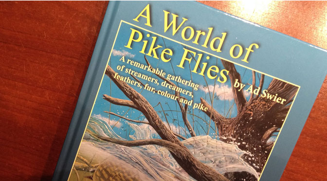 Ein Buch voller Hechtfliegen aus der ganzen Welt