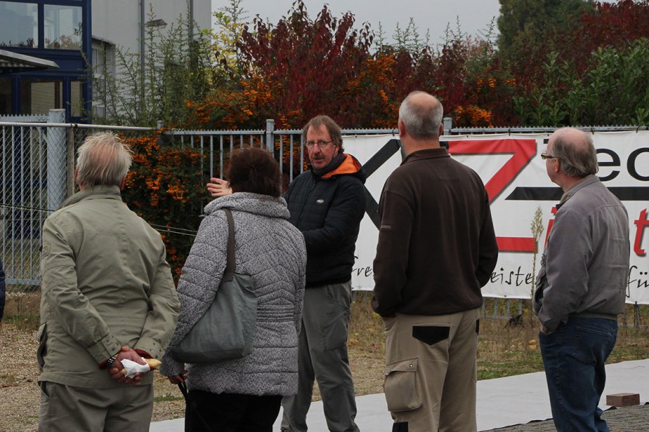 Rudy van Duijnhoven bei seiner Wurfvorführung.